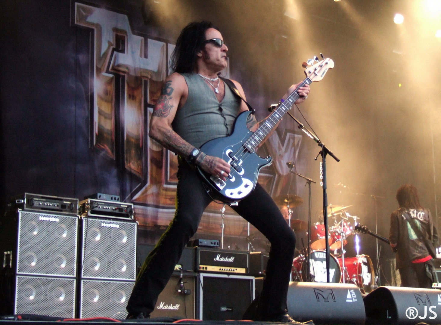 ROA 2011: Thin Lizzy Bassist Marco Mendoza