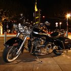 Road King in Frankfurt bei Nacht