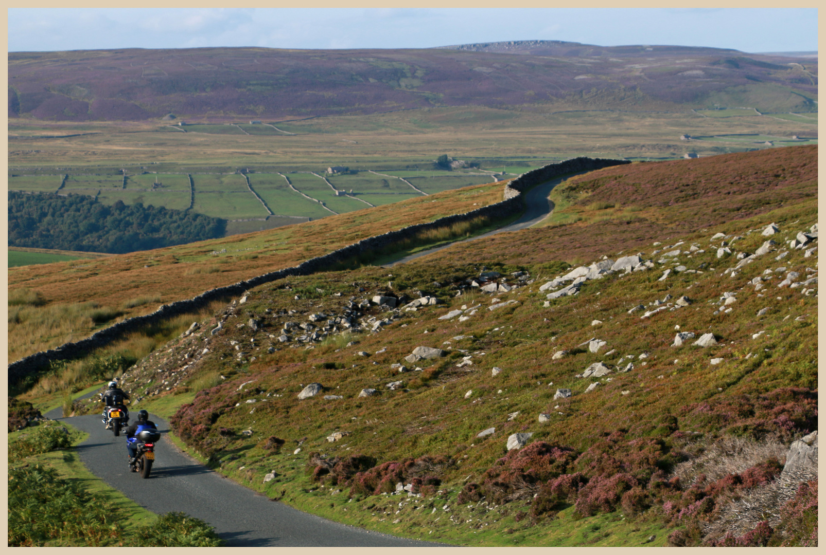 road over the moors at swaledale