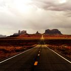 Road to Monument Valley