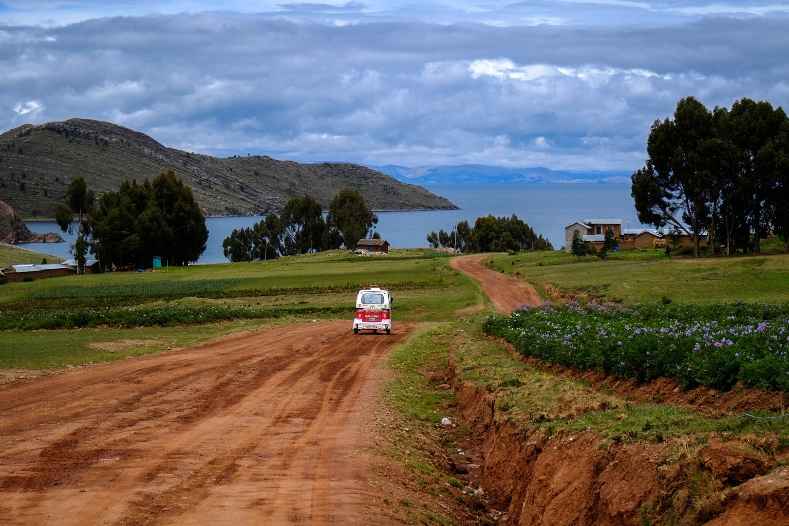 Road to the lake