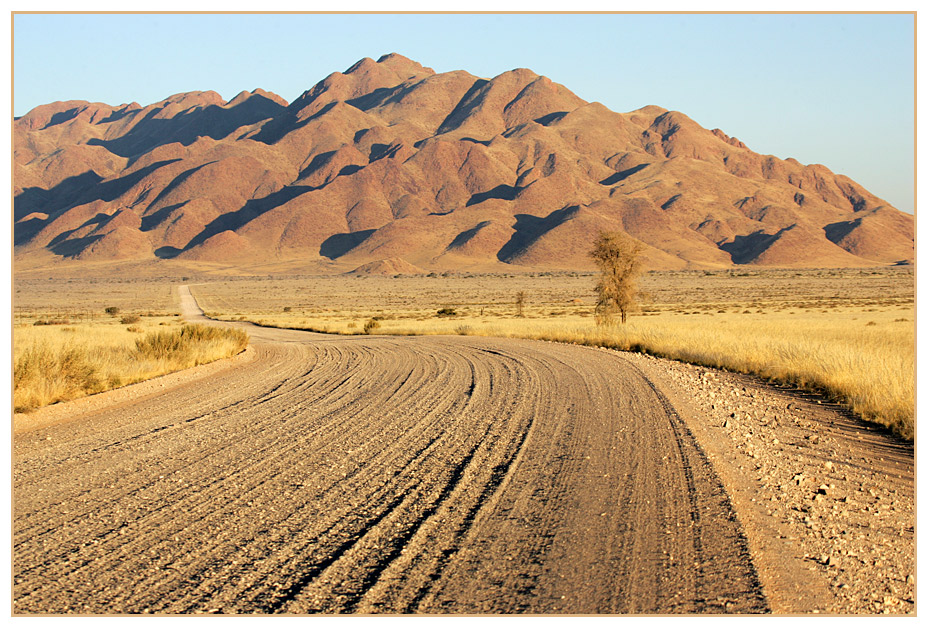 " Road to the mountains "