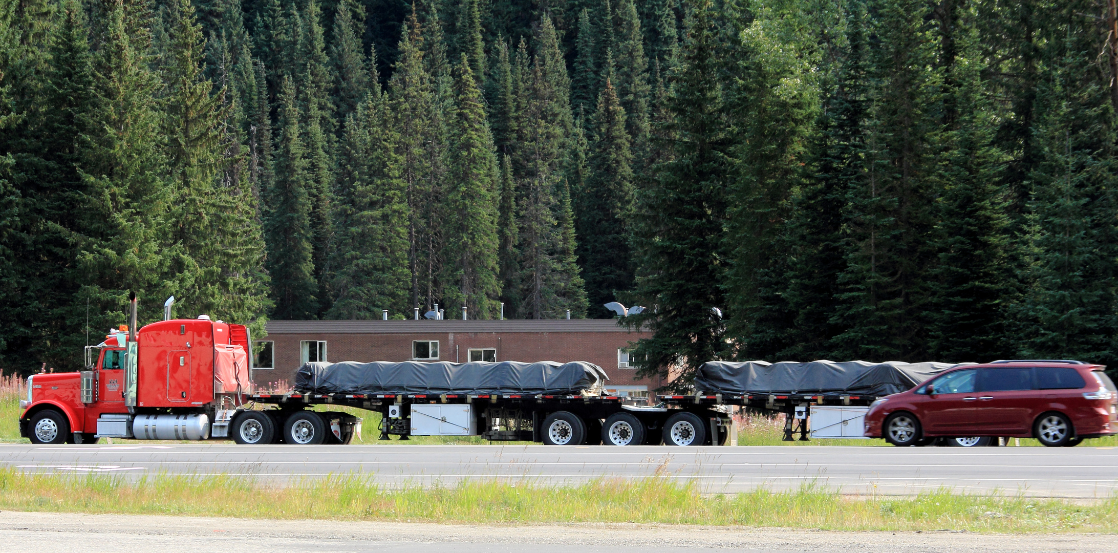 Road Train am Rogers Pass