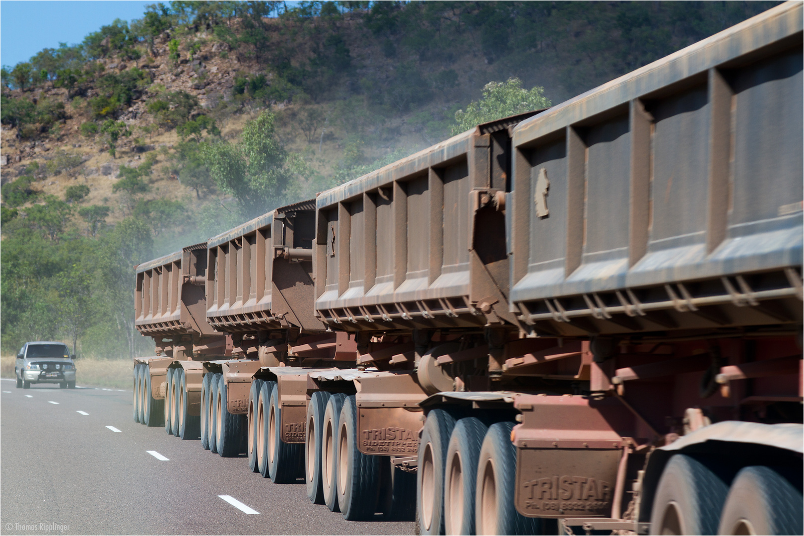 Road Train im Gegenverker