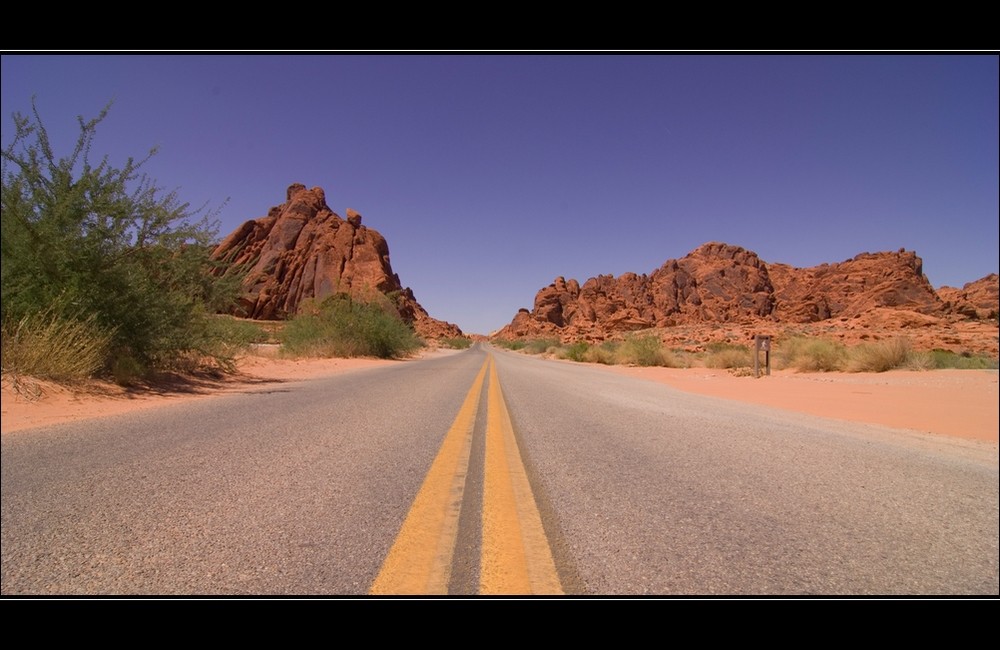 +++Road trough the Valley of fire+++