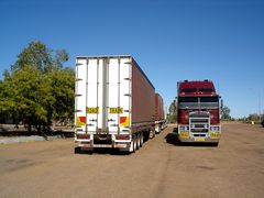 Roadtrains @ Threeways