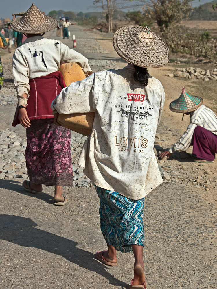 Roadwork-fashionable attire