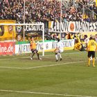 Robert Koch ( Dynamo Dresden ) Fallrückzieher gegen Eintracht Braunschweig
