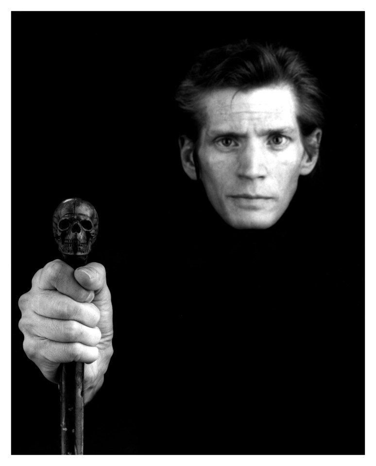 robert-mapplethorpe-selfportrait-1988