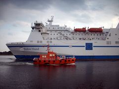 Robin Hood beim auslaufen aus dem Travemünder Hafen.