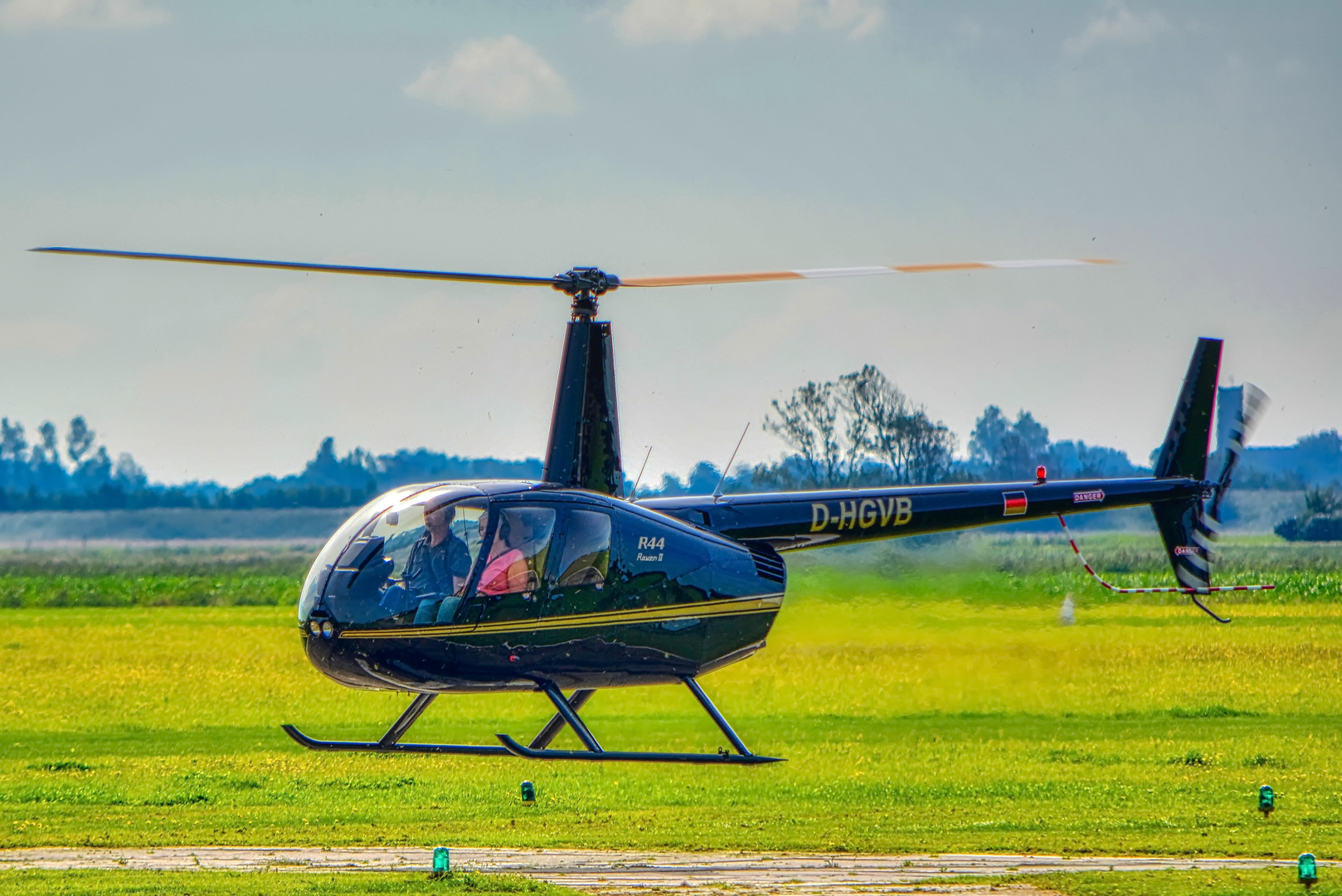 Robinson R 44