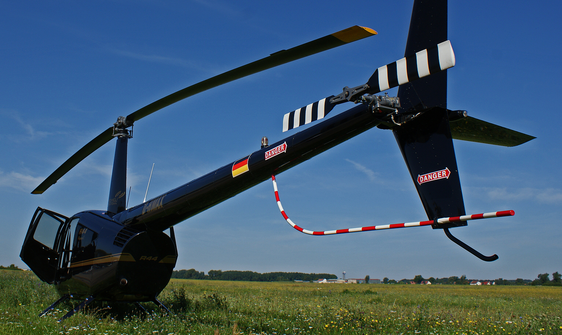 Robinson R44