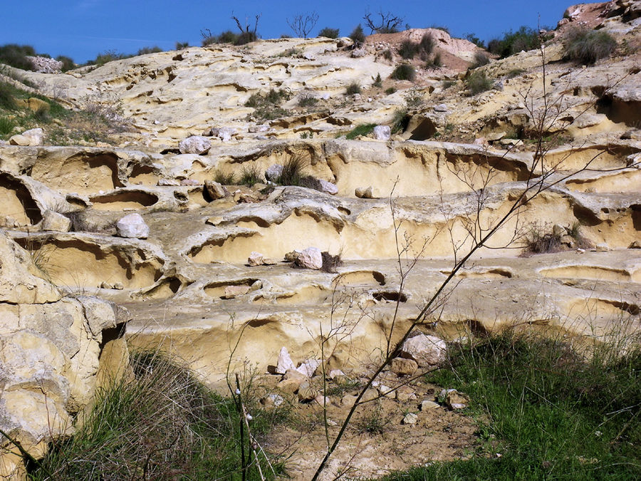 Rocas deformadas por el viento