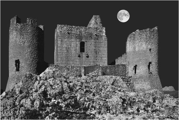 Rocca Calascio di notte