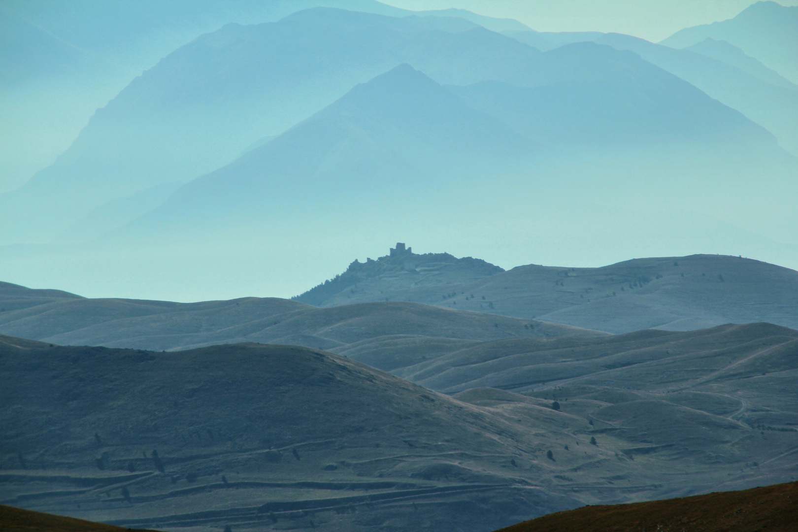 Rocca Calascio im Dunst