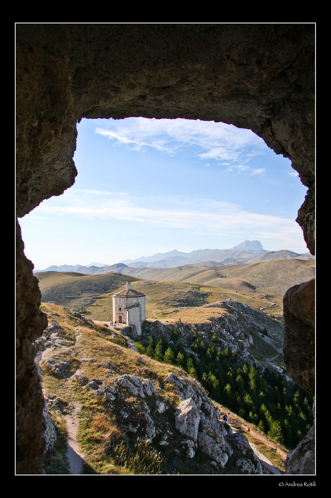 ..ROCCACALASCIO...Chiesa S.MARIA della Pietà- AQ-