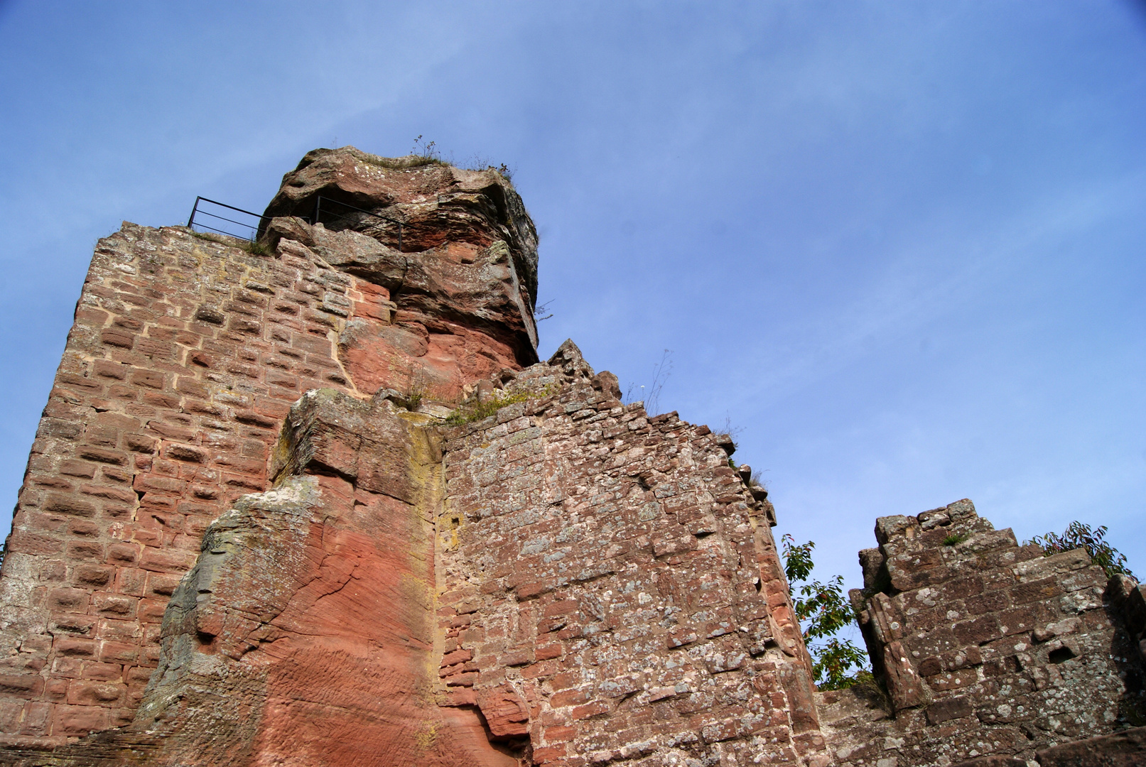 Roche et château à la fois