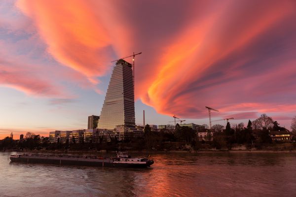 Roche Tower mit "Superwolke"