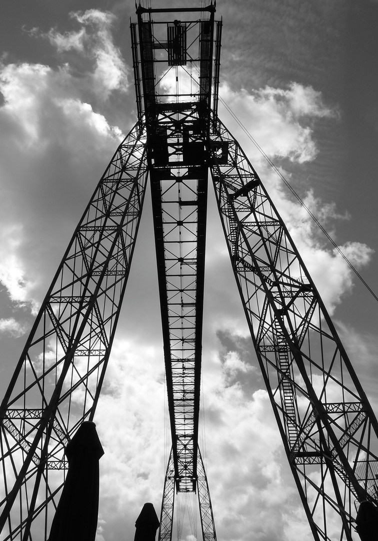 Rochefort sur mer, le pont transbordeur, détail.