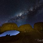 Rock arch Spitzkoppe mit Milchstrasse