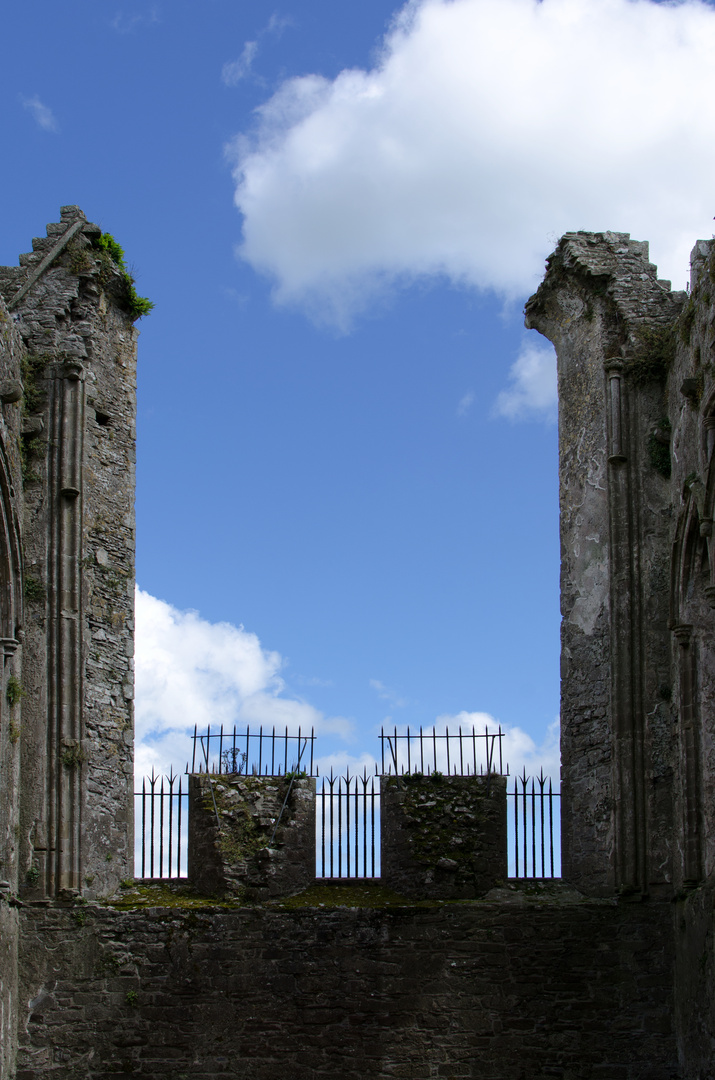 ... Rock of Cashel V ...