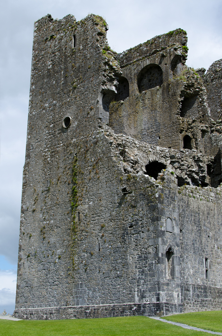 .. Rock of Cashel X ...