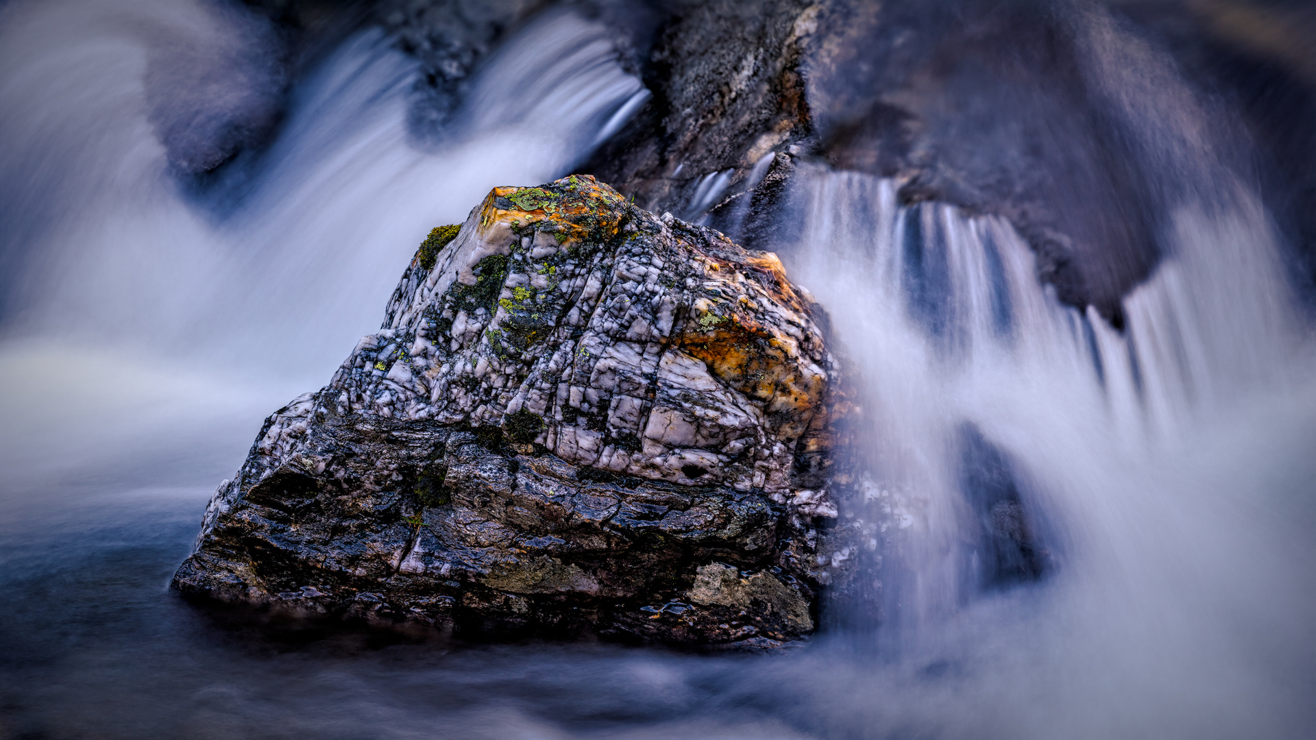 ROCK OF COLORS