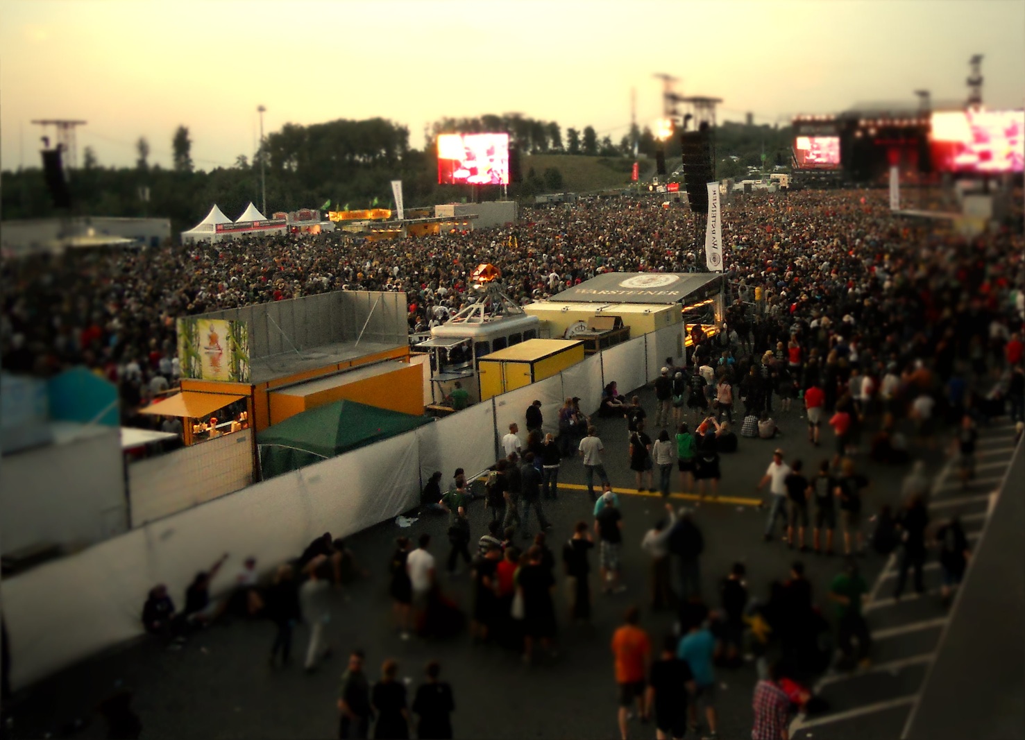 +rOcKeN aM rInG+