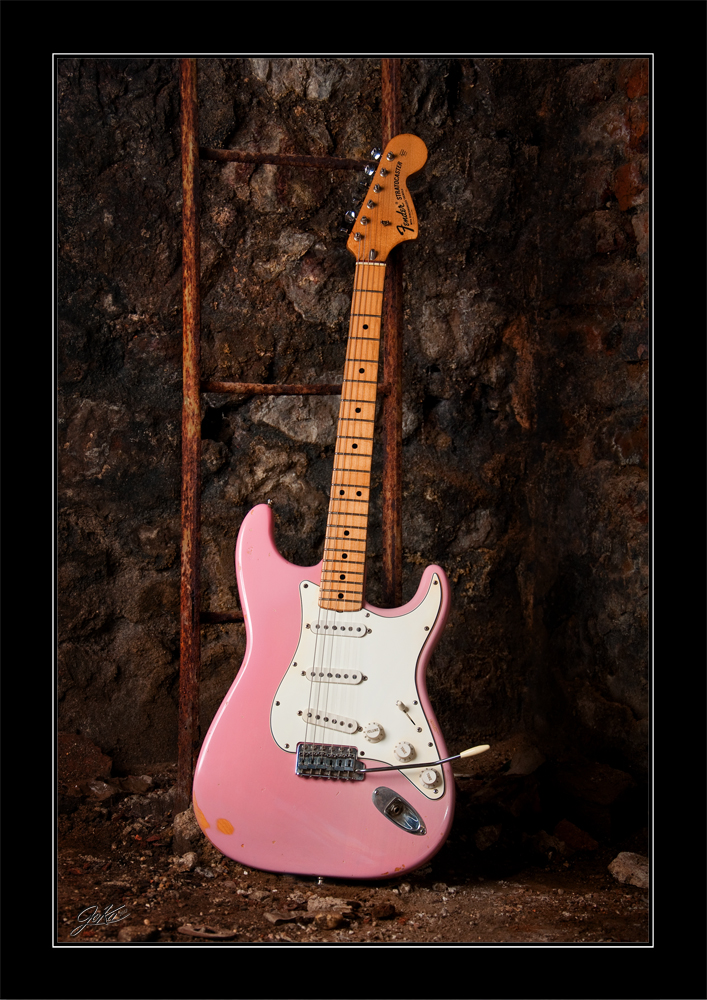 Rock'n' Roll - Fender Stratocaster "Strat" - PINK
