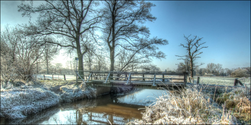 Rodaubrücke im ersten Frost