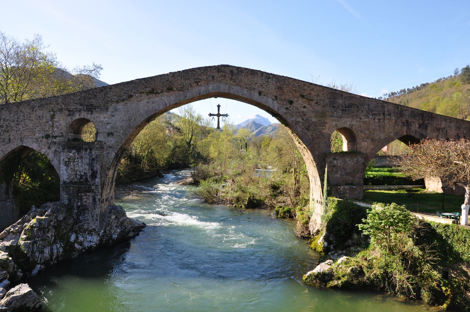 Römerbrücke in Cangas de Onis (Asturien)