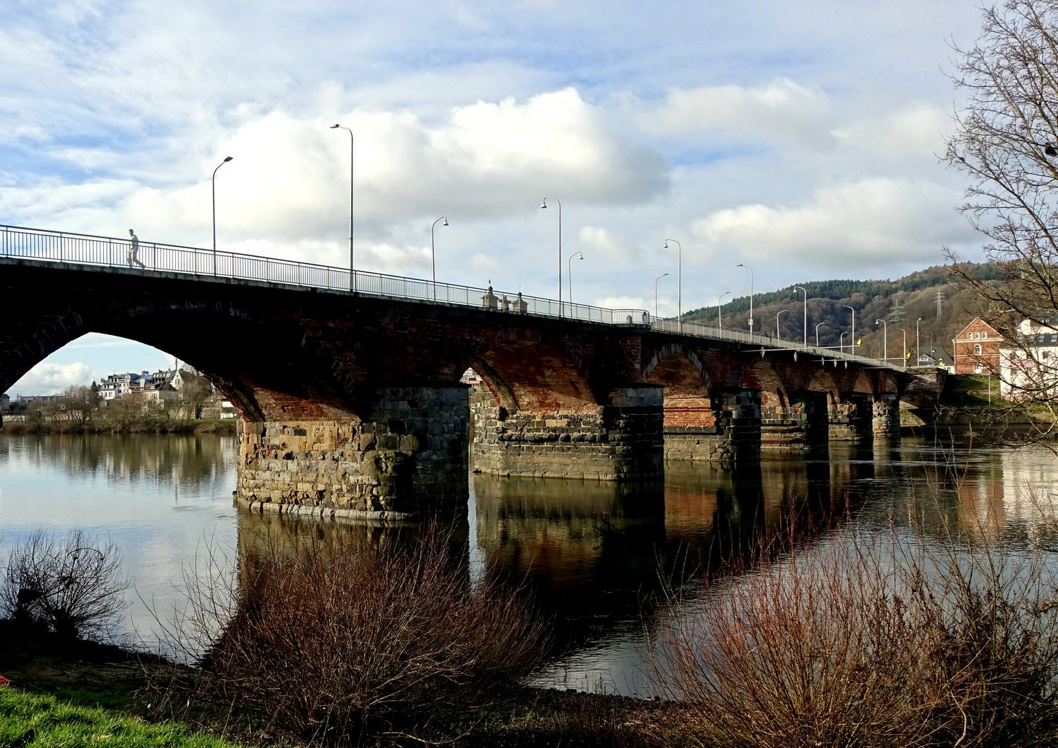 Römerbrücke mit Durchblick