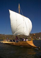 Römerschiff unter Segeln