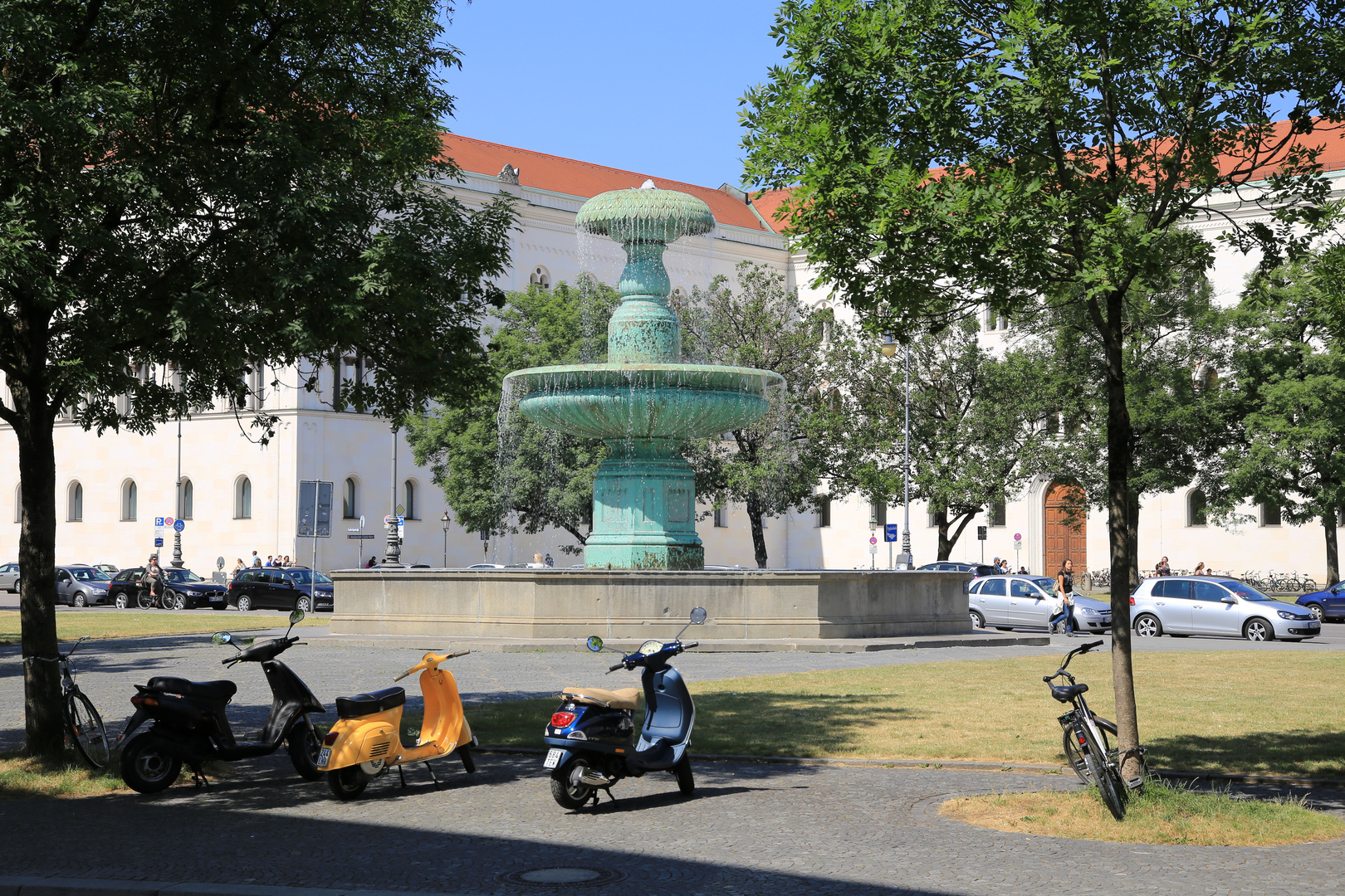 Römischer Brunnen vor der Universität München