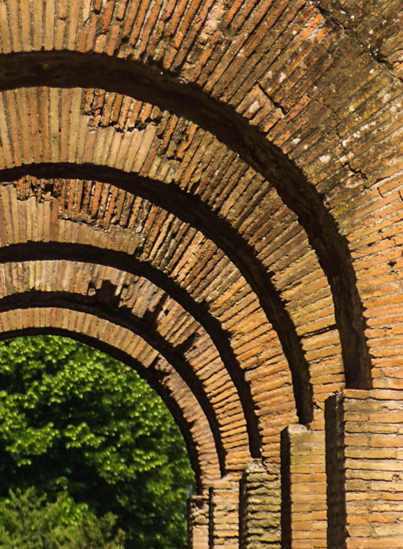 Römischer Torbogen in der ewigen Stadt Rom