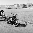 Römisches Wagenrennen mit Motorrädern ca.1959