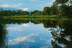 Rößler Weiher als Spiegel