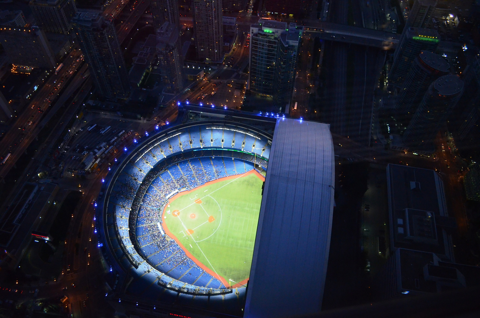 Rogers Centre Toronto by night