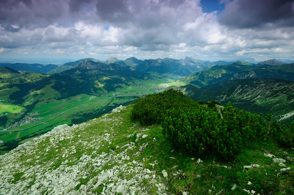 Rohnenspitze mit Ausblick ins Tannheimertal