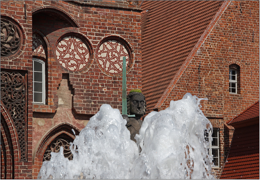 Roland + Springbrunnen