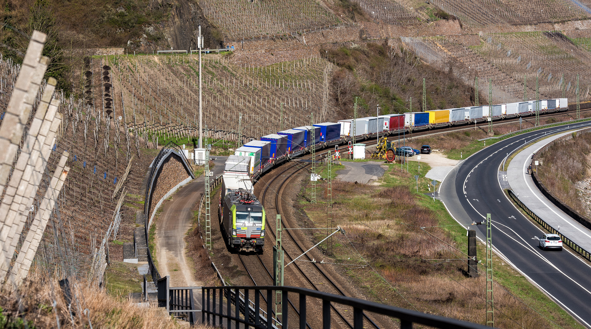 Rollende Landstraße am Rhein