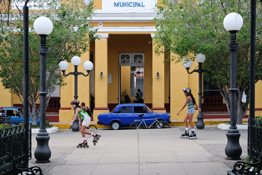 Roller skating in front of the city hall