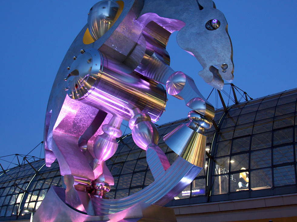 Rolling Horse am Berliner Hauptbahnhof