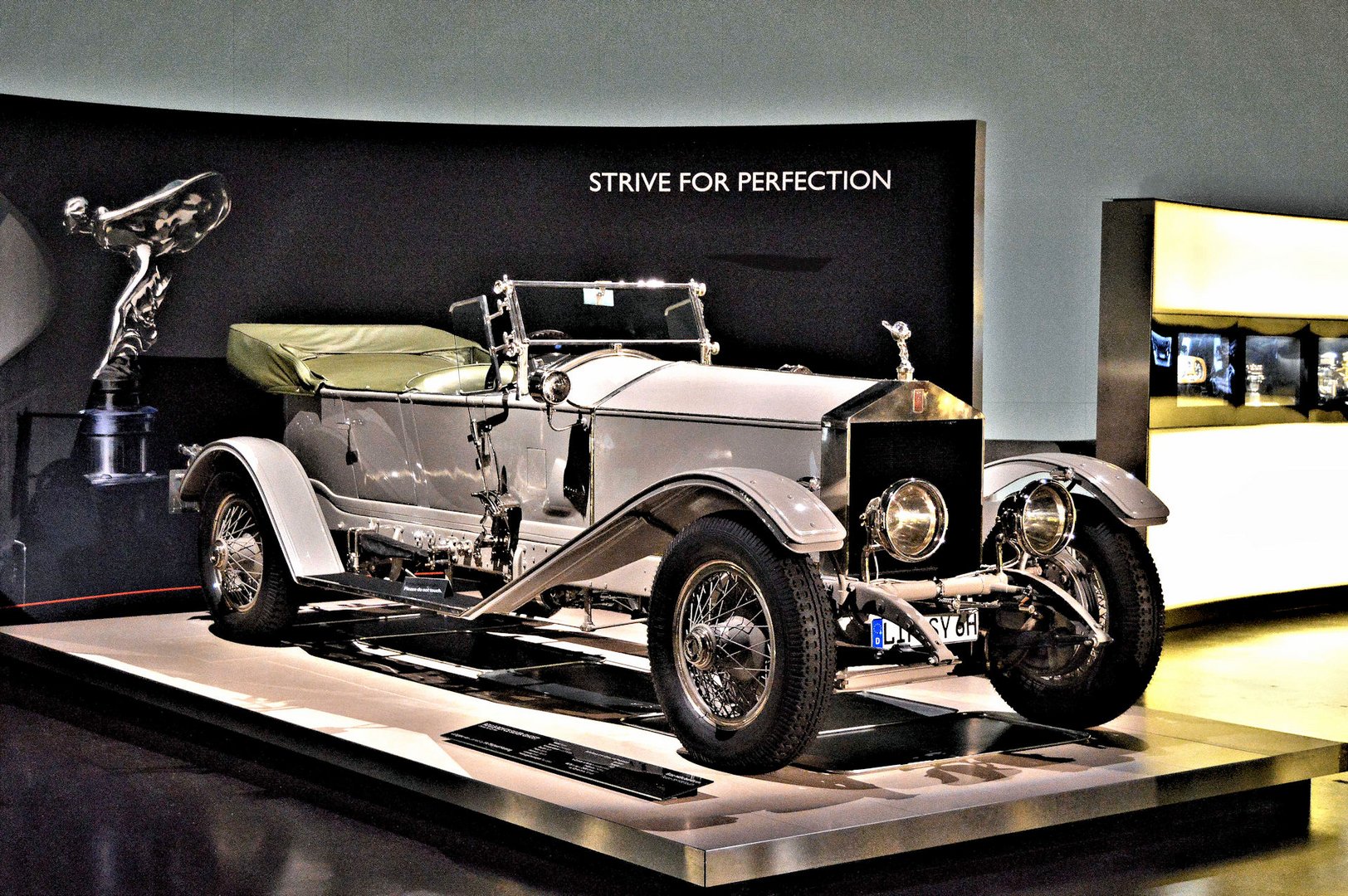 Rolls Royce Ausstellung im BMW-Museum in München