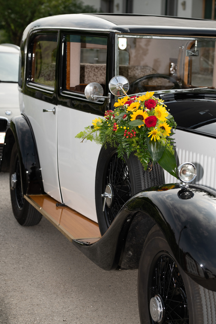 ROLLS ROYCE Brautauto