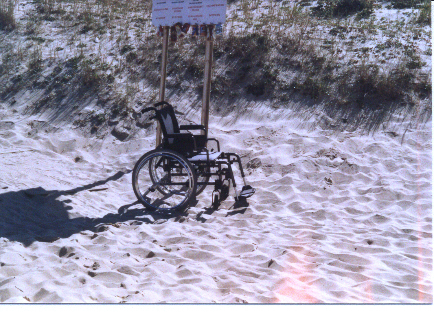 Rollstuhl am Strand