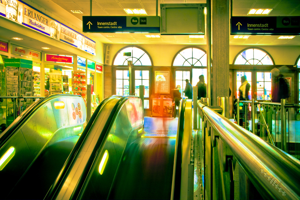 Rolltreppe am Bahnhof