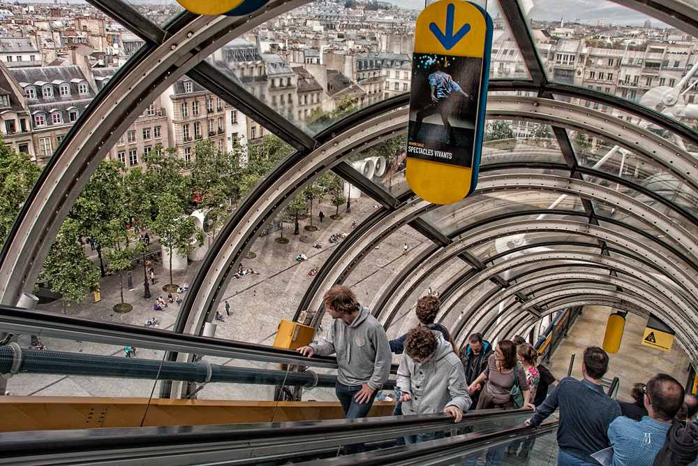 Rolltreppe am Beaubourg