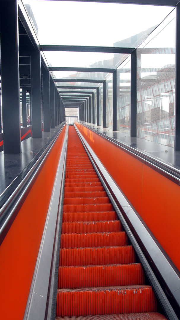 Rolltreppe aufwärts/Essen Zeche Zollverein