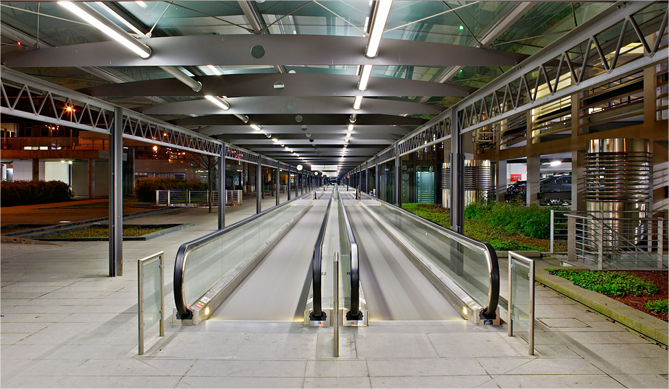 Rolltreppe - Erlebniswelt Flughafen Stuttgart